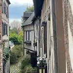 La Maison St Jean 아파트