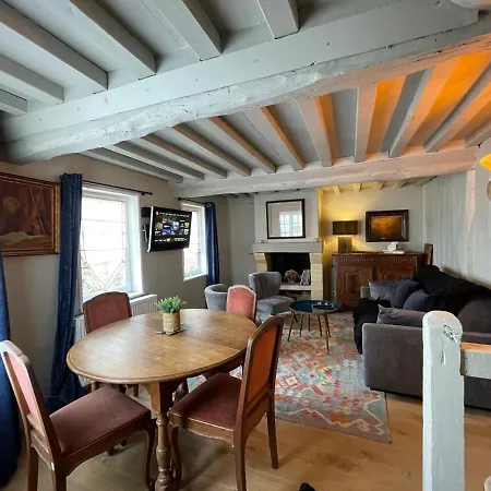 Апартаменты La Maison St Jean *