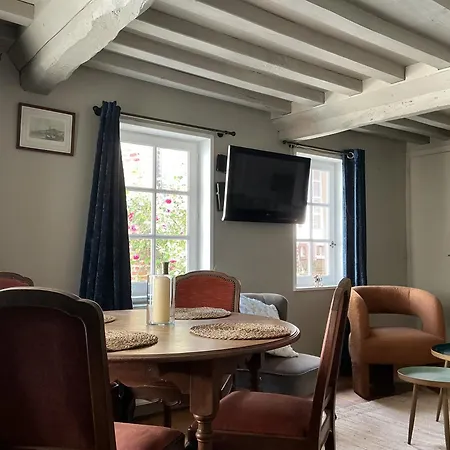 La Maison St Jean 아파트 *